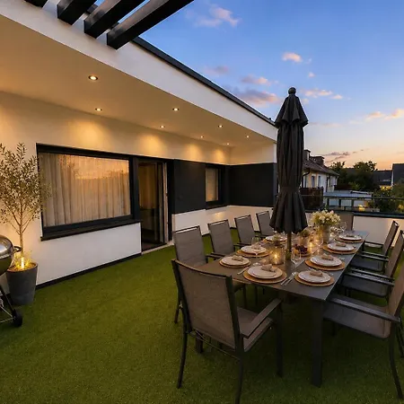 Day Young Life 85qm Terrasse Grill Parking